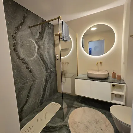 Lägenhet Camelia'S Apartment II By An Island Apart *