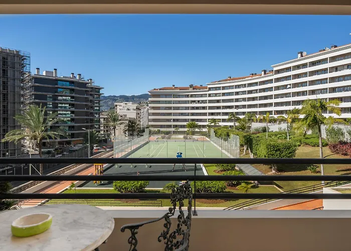 Camélia's Ii By An Island