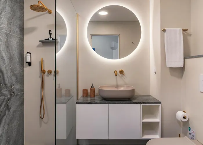 Camélia's Ii By An Island *